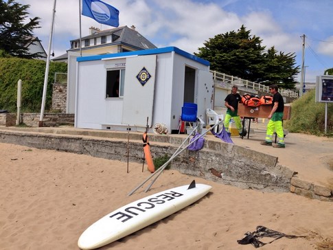 poste de seours plage de kerou clohars