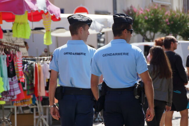 Gendarmes en inspection